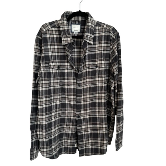American Eagle Outfitters Tops - American Eagle Super Soft Women Long Sleeve Gray & Tan Plaid Button Up Sz XL GUC
